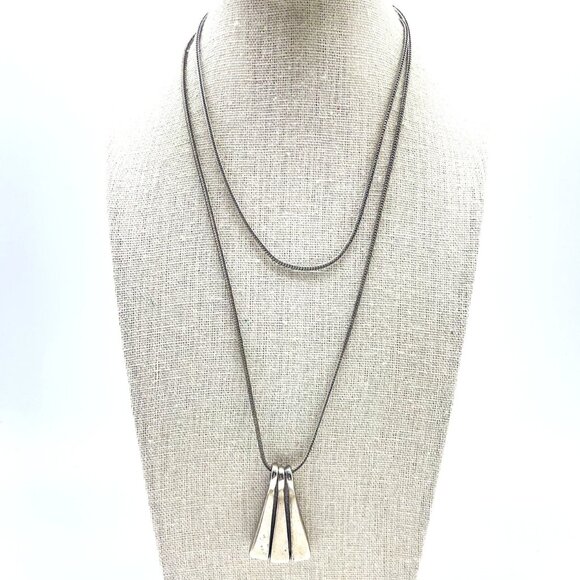 Pendant Necklace Silver Tone Triple Wedge Modernist Classic Career Geometric - Picture 1 of 8